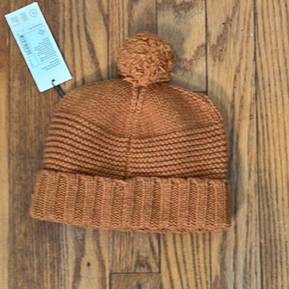 Will + Bear Tasman Wool Pom Pom Beanie Hat Ochre NWT - Picture 2 of 7
